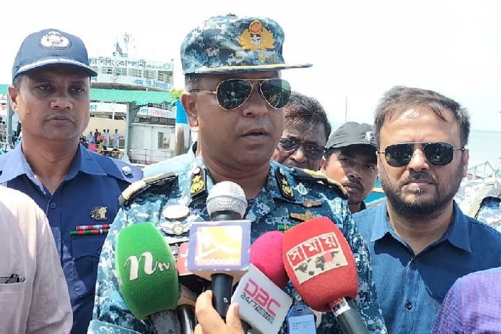 চাঁদপুরে ৩০০ ফুট দৈর্ঘ্যের একটি আধুনিক নৌ-টার্মিনাল নির্মাণ করা হচ্ছে