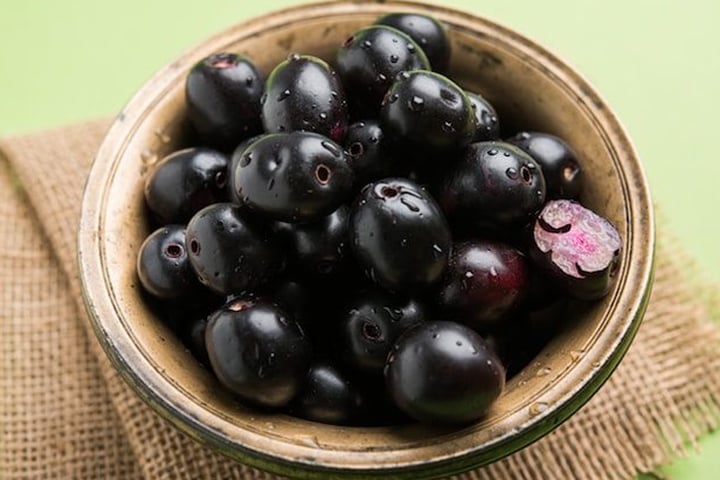 গ্রীষ্মকালীন ফল জাম ওজন কমাতে সাহায্য করে
