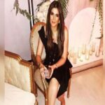 পাকিস্তানের বিখ্যাত ফ্যাশন ডিজাইনার খাদিজা শাহকে হন্যে হয়ে খুঁজছে পুলিশ