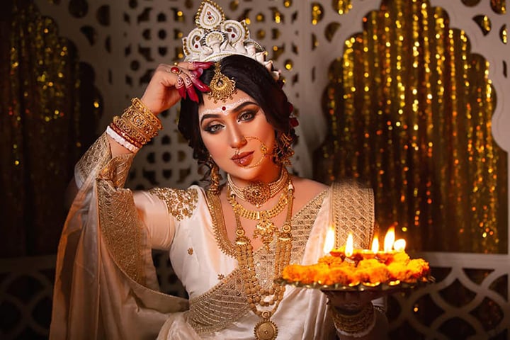 ঢাকাই সিনেমার জনপ্রিয় চিত্রনায়িকা অপু বিশ্বাস বউয়ের সাজে