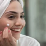 কপাল ও নাকের তেলতেলে ভাব দূর করতে যা করবেন