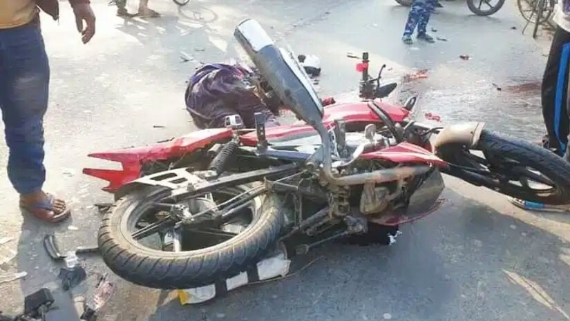 মোটরসাইকেলে সেলফি তুলতে গিয়ে ২ স্কুলছাত্রের মৃত্যু