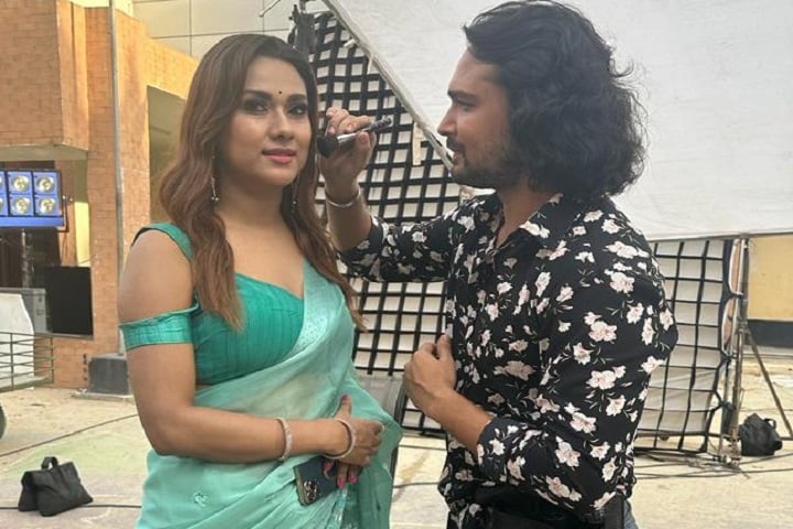 ববির মেকআপম্যান আদর আজাদ!