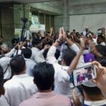 বেতন বৃদ্ধির দাবিতে আগামী ৮ জুলাই থেকে অনির্দিষ্টকালের কর্মবিরতির ঘোষণা দিয়েছেন চিকিৎসকরা