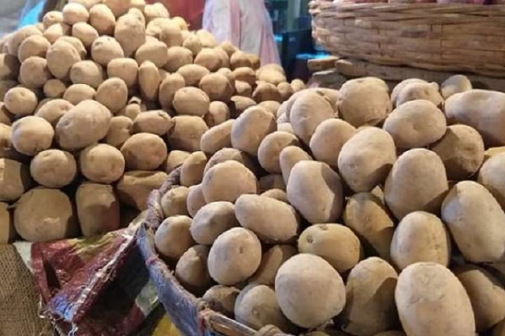 ৫০ টাকা আলুর কেজি, বিপাকে নিম্ন-আয়ের মানুষ