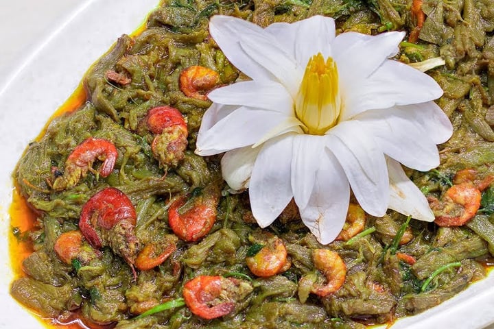 চিংড়ি দিয়ে শাপলার রেসিপি