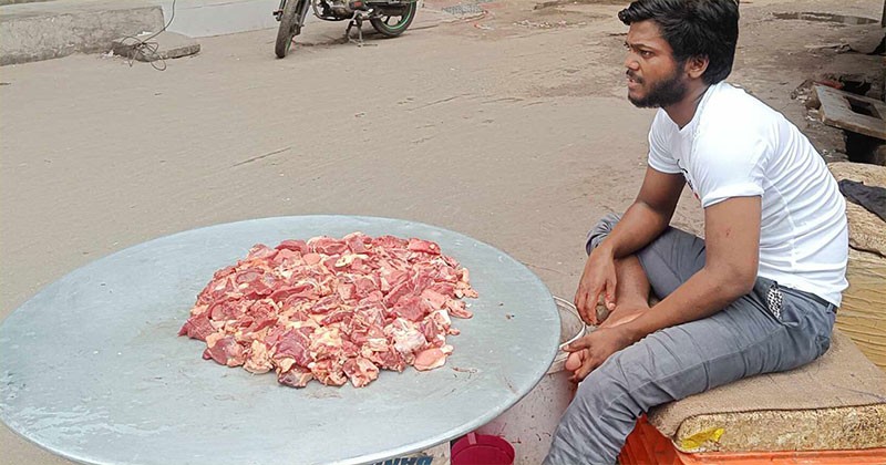 কেজি দরে বিক্রি হচ্ছে কোরবানির গরুর মাংস