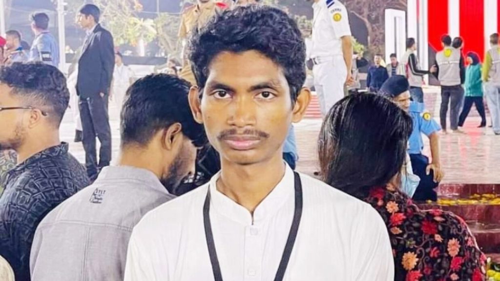 মারধর করে মাদক মামলার হুমকি দুই পুলিশ কর্মকর্তার