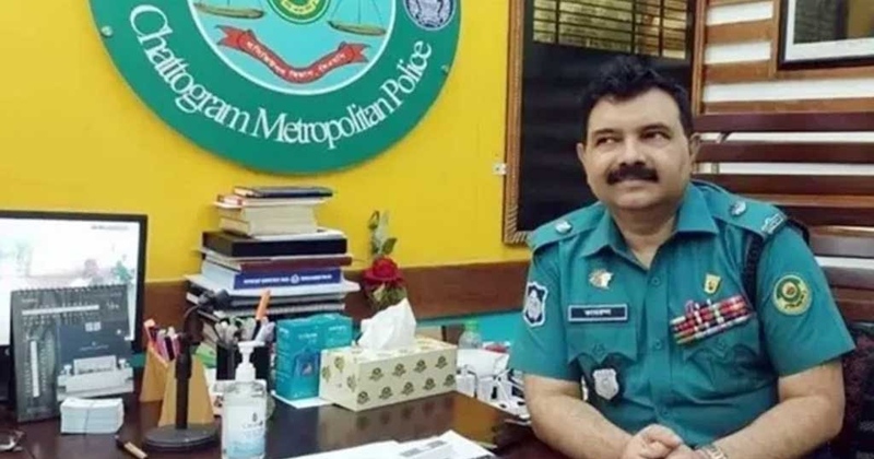 এডিসি কামরুল স্ত্রীকে পাঁচটি জাহাজ কিনে দেন