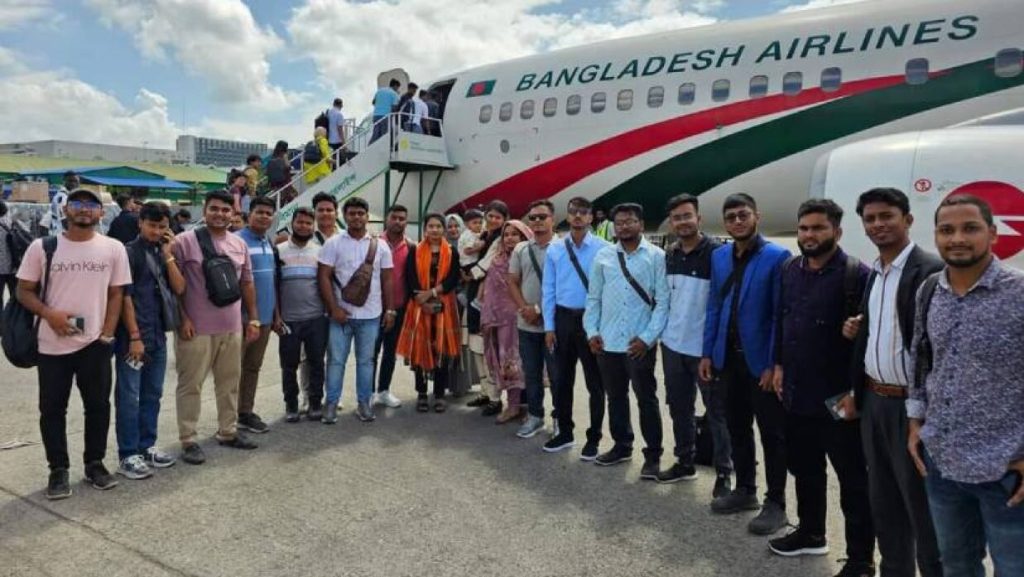 গবির ইন্টার্ন চিকিৎসকরা নেপালে