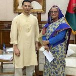 ‘আমি তোমাকে ছাড়ব না, আমি কাউকে ছাড়ি না’ গান গেয়ে সোহেল তাজকে হুমকি হাসিনার!