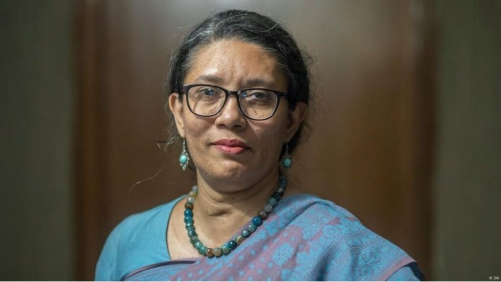 সামিনা লুৎফাকে ৩০ দিনের মধ্যে অধ্যাপক পদে পদোন্নতির নির্দেশ